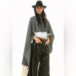 Lorena Saravia patterned shawl with fringe